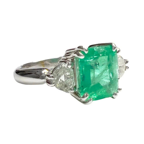 Bague 53 Bague en or blanc 18 carats avec émeraude et diamants 58 Facettes Q63B