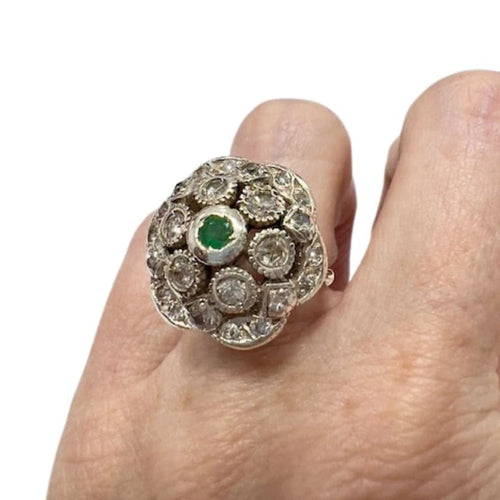 Bague 7.5 Bague Art déco en or 18 ct et argent avec diamants et émeraude 58 Facettes Q266B