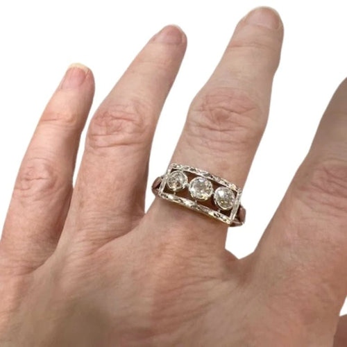 Bague 54 Ensemble bague et boucles d’oreilles en or jaune 18 ct et diamants 58 Facettes Q295B