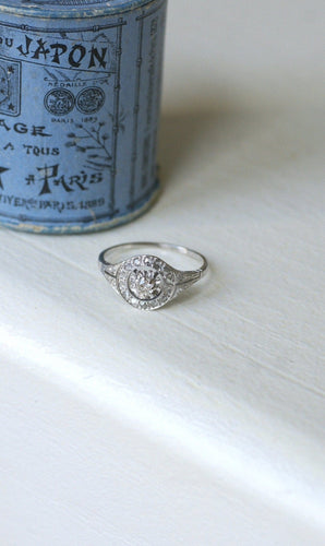 Bague 59 Art Déco - Bague cible en or blanc et platine diamants 58 Facettes