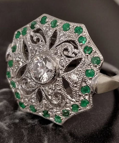 Bague 53.5 Bague Art déco en platine avec diamants et émeraude 58 Facettes Q356B