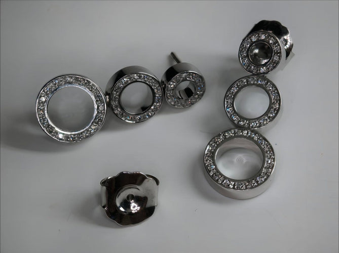 Boucles d'oreilles Boucles d'oreilles contemporaines en or 18 ct avec diamants 58 Facettes Q273B(100)