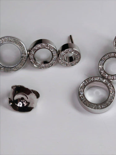 Boucles d'oreilles Boucles d'oreilles contemporaines en or 18 ct avec diamants 58 Facettes Q273B(100)