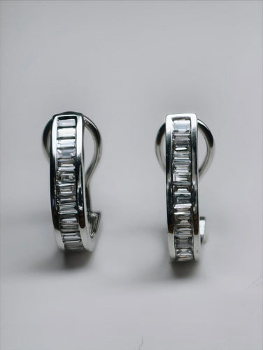 Boucles d'oreilles Boucles d'oreilles - Design contemporain du XXe siècle en or 18 ct et diamants 58 Facettes Q265B(100)