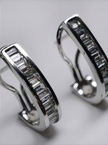 Boucles d'oreilles Boucles d'oreilles - Design contemporain du XXe siècle en or 18 ct et diamants 58 Facettes Q265B(100)