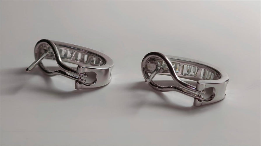 Boucles d'oreilles Boucles d'oreilles - Design contemporain du XXe siècle en or 18 ct et diamants 58 Facettes Q265B(100)