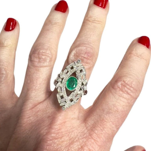 Bague 58.5 Bague navette Art déco en platine 950 ornée de diamants et d’émeraudes 58 Facettes Q892A