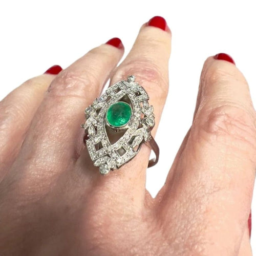 Bague 58.5 Bague navette Art déco en platine 950 ornée de diamants et d’émeraudes 58 Facettes Q892A