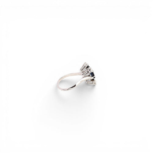Bague 52 Bague Art déco 1945 en or blanc 18 carats avec diamants et saphirs 58 Facettes Q326B(965)