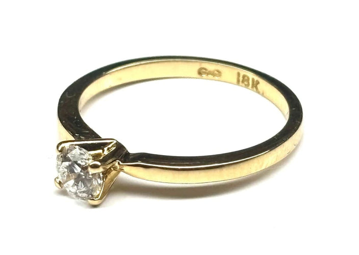 Bague 53.5 Bague solitaire en or jaune avec diamant taille brillant 0,35 ct 58 Facettes E09