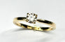 Bague 53.5 Bague solitaire en or jaune avec diamant taille brillant 0,35 ct 58 Facettes E09