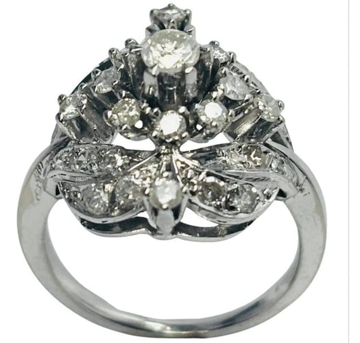 Bague 53 Bague cluster rétro années 1940 en or blanc 18 carats et diamants 58 Facettes E12