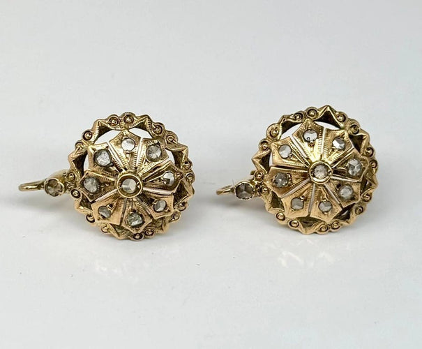 Boucles d'oreilles Boucles d’oreilles anciennes en or 18 carats avec diamants taille rose 58 Facettes E29