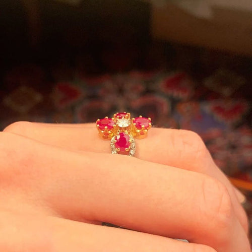 Bague 49 Bague en or jaune 18K rubis et diamants 58 Facettes AB3