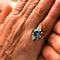 Bague 50 Bague duchesse en or blanc 18 ct, saphir de Ceylan et diamants 58 Facettes AB6