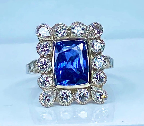 Bague 53 Bague en or blanc 18 carats avec saphir de Ceylan et diamants 58 Facettes AB410