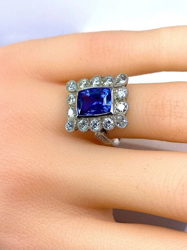 Bague 53 Bague en or blanc 18 carats avec saphir de Ceylan et diamants 58 Facettes AB410