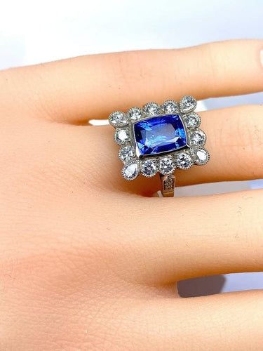 Bague 53 Bague en or blanc 18 carats avec saphir de Ceylan et diamants 58 Facettes AB410