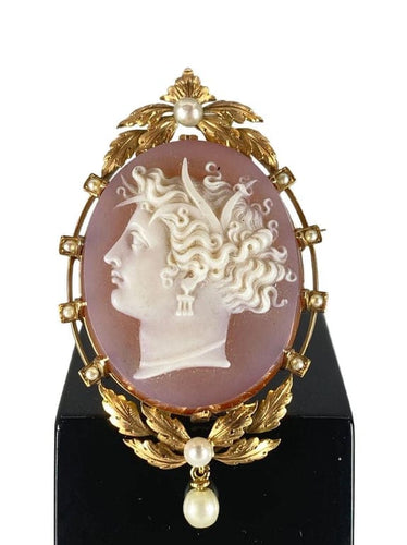 Pendentif Broche pendentif camée en agate en or 18 ct et perles fines 58 Facettes AB40