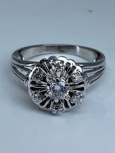 Bague 63 Bague fleur en or blanc 18 carats et diamants 58 Facettes AB60