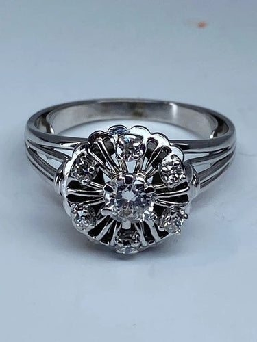 Bague 63 Bague fleur en or blanc 18 carats et diamants 58 Facettes AB60