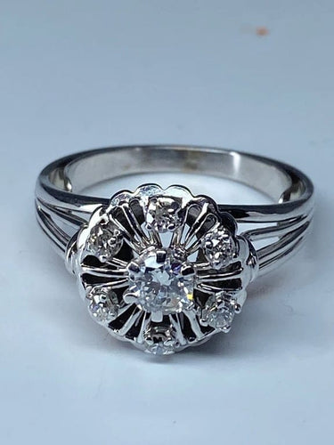 Bague 63 Bague fleur en or blanc 18 carats et diamants 58 Facettes AB60