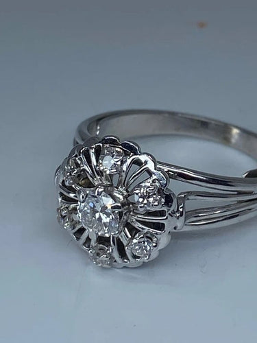 Bague 63 Bague fleur en or blanc 18 carats et diamants 58 Facettes AB60