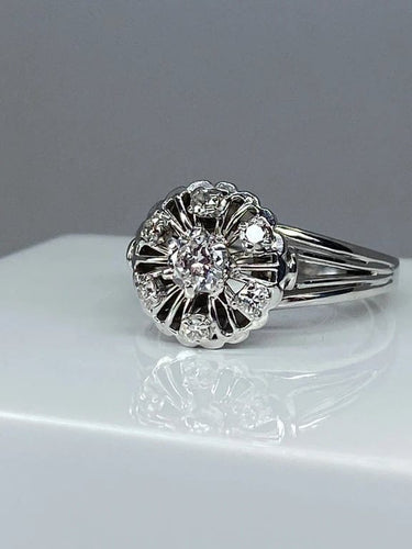 Bague 63 Bague fleur en or blanc 18 carats et diamants 58 Facettes AB60