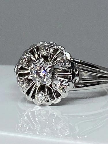 Bague 63 Bague fleur en or blanc 18 carats et diamants 58 Facettes AB60