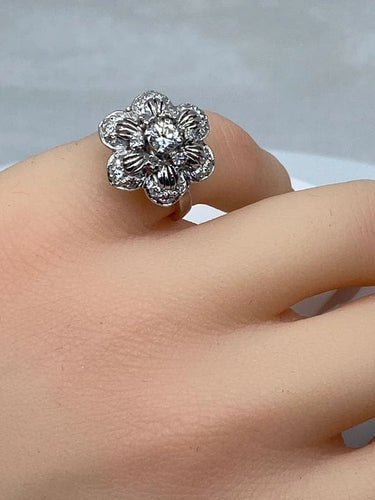 Bague 48 Bague fleur en or 18 carats sertie de diamants 58 Facettes AB69