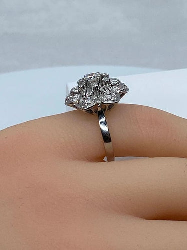 Bague 48 Bague fleur en or 18 carats sertie de diamants 58 Facettes AB69