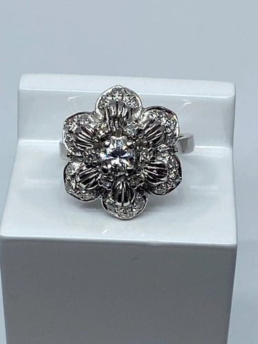 Bague 48 Bague fleur en or 18 carats sertie de diamants 58 Facettes AB69
