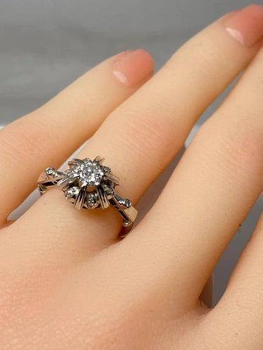 Bague 51 Bague solitaire en or gris 18 carats et diamants 58 Facettes AB72bis