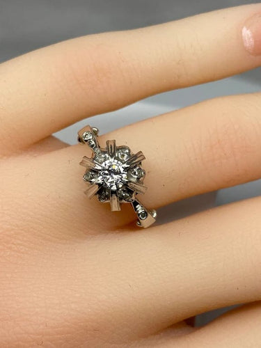 Bague 51 Bague solitaire en or gris 18 carats et diamants 58 Facettes AB72bis