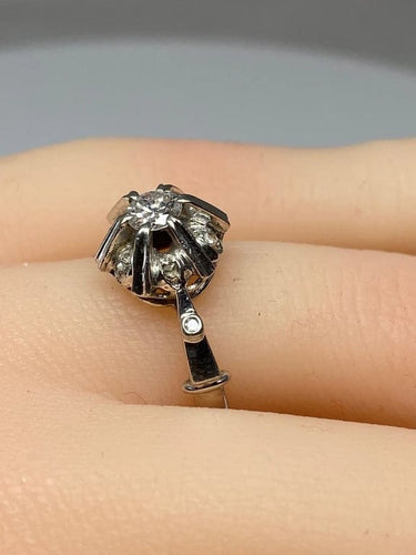 Bague 51 Bague solitaire en or gris 18 carats et diamants 58 Facettes AB72bis
