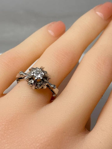 Bague 51 Bague solitaire en or gris 18 carats et diamants 58 Facettes AB72bis