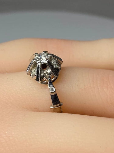 Bague 51 Bague solitaire en or gris 18 carats et diamants 58 Facettes AB72bis
