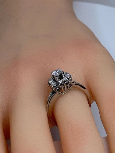 Bague 55 Bague marguerite en or blanc 18 carats et diamants 58 Facettes AB72
