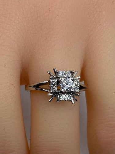 Bague 55 Bague marguerite en or blanc 18 carats et diamants 58 Facettes AB72