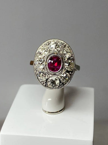 Bague 51 Bague ovale en or 18 carats avec rubis et diamants 58 Facettes AB75
