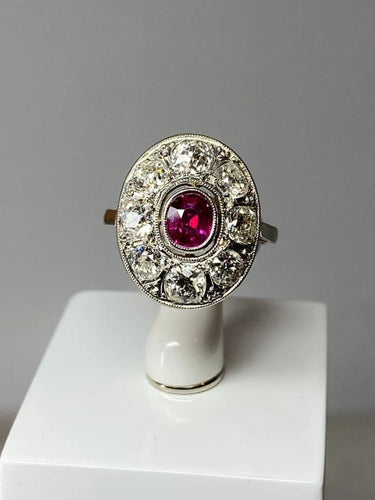 Bague 51 Bague ovale en or 18 carats avec rubis et diamants 58 Facettes AB75