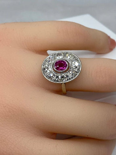 Bague 51 Bague ovale en or 18 carats avec rubis et diamants 58 Facettes AB75