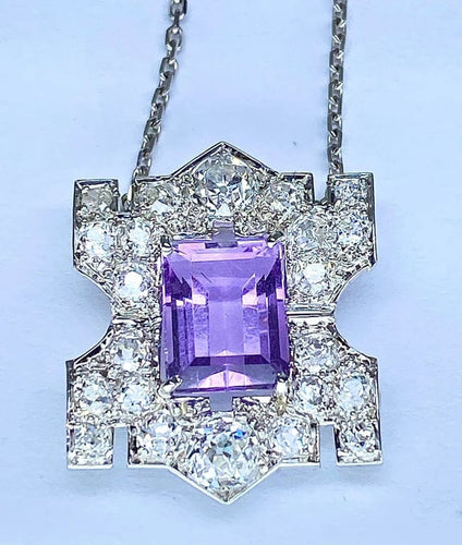 Pendentif Pendentif en platine à améthyste et diamants 58 Facettes AB109