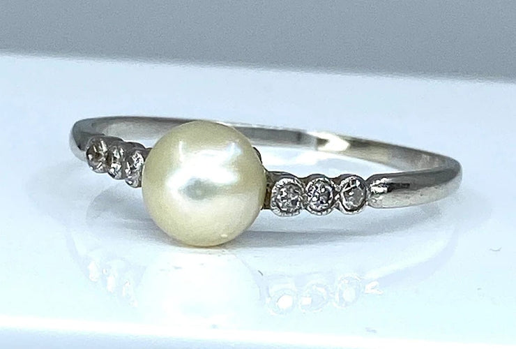 Bague 59 Bague en platine avec perle fine et diamants taille ancienne 58 Facettes AB162