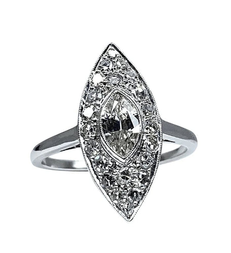 Bague 49 Bague marquise en platine et diamants vers 1900 58 Facettes AB159
