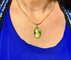 Pendentif SELLIER - Médaille Vierge en or jaune 18 carats, émail et perles fines 58 Facettes AB164