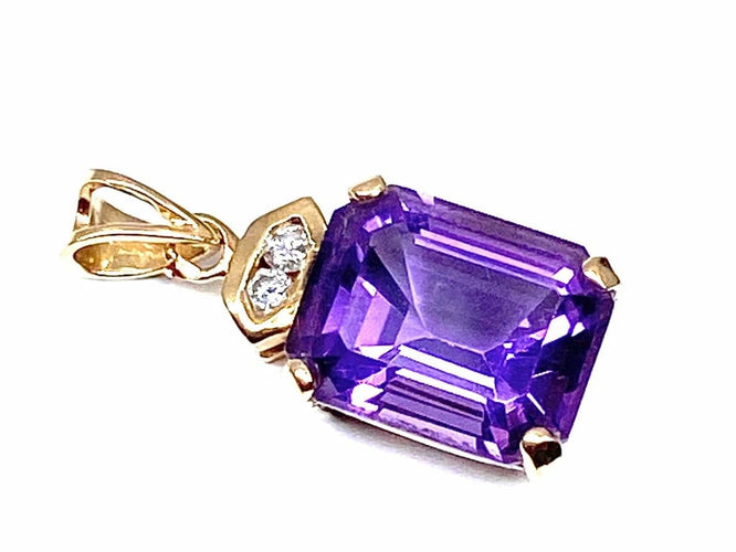 Pendentif Pendentif en or jaune 18 carats avec améthyste et diamants 58 Facettes AB176