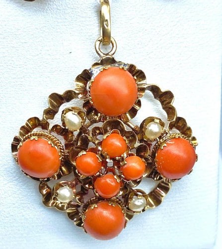 Boucles d'oreilles Parure Napoléon III - Pendentif et boucles d’oreilles en or jaune, corail et perles fines 58 Facettes AB185