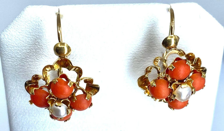 Boucles d'oreilles Parure Napoléon III - Pendentif et boucles d’oreilles en or jaune, corail et perles fines 58 Facettes AB185