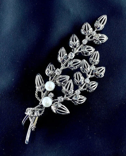 Broche Broche florale en platine et or 18 carats, perles et diamants 58 Facettes AB213